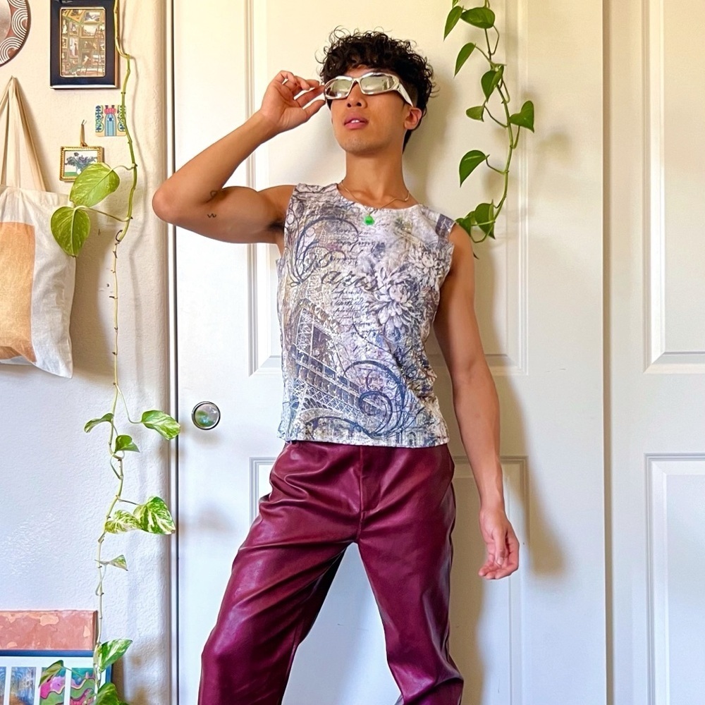 Vintage Y2K Eiffel Tower Graphic Tank Top